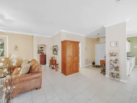 890 Nw Sarria Court Port Saint Lucie FL 34986