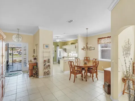 890 Nw Sarria Court Port Saint Lucie FL 34986