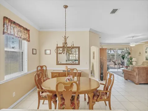 890 Nw Sarria Court Port Saint Lucie FL 34986