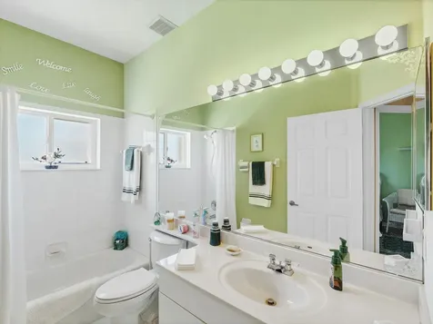 890 Nw Sarria Court Port Saint Lucie FL 34986