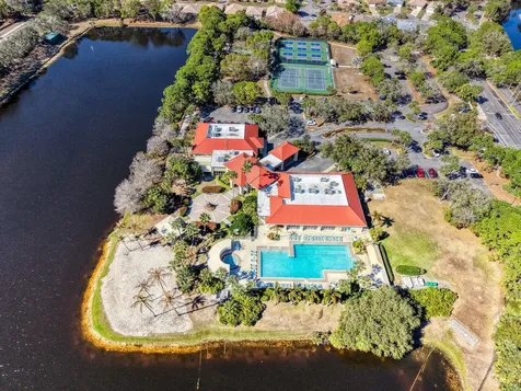 890 Nw Sarria Court Port Saint Lucie FL 34986