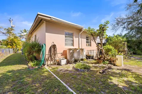 5838 Harding Street Hollywood FL 33021