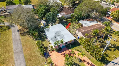 5838 Harding Street Hollywood FL 33021