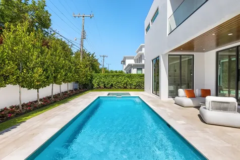 1051 Ne 2nd Terrace Boca Raton FL 33432