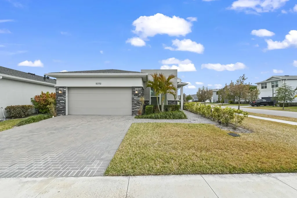 10751 Sw Hensley Street Port Saint Lucie FL 34987
