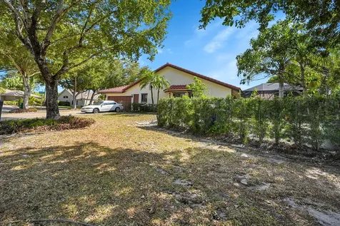 5172 Nw 84th Road Coral Springs FL 33067