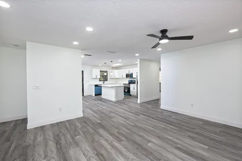 945 Sw 33rd Avenue Vero Beach FL 32968