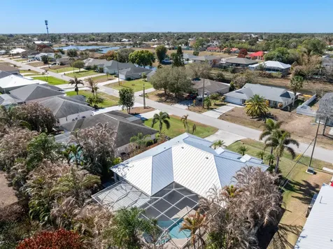 737 Sw Dalton Circle Port Saint Lucie FL 34953