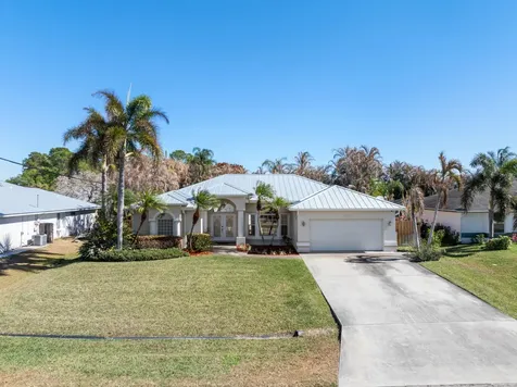 737 Sw Dalton Circle Port Saint Lucie FL 34953
