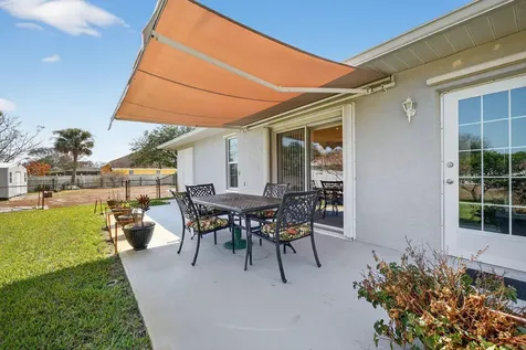 2477 Sw Chestnut Lane Port Saint Lucie FL 34953