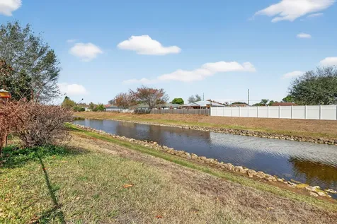 2477 Sw Chestnut Lane Port Saint Lucie FL 34953