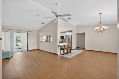 2477 Sw Chestnut Lane Port Saint Lucie FL 34953