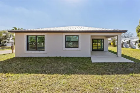 39 Villa Blanca Fort Pierce FL 34951