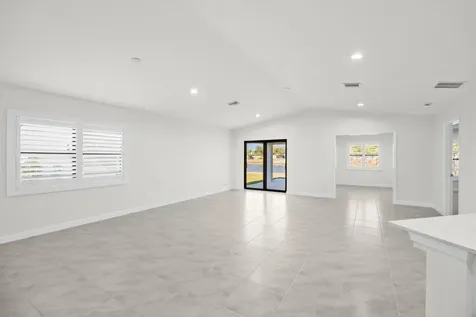 39 Villa Blanca Fort Pierce FL 34951