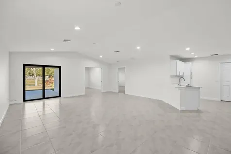 39 Villa Blanca Fort Pierce FL 34951