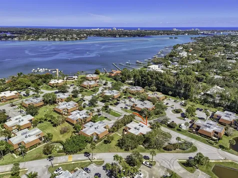 825 Center Street Jupiter FL 33458