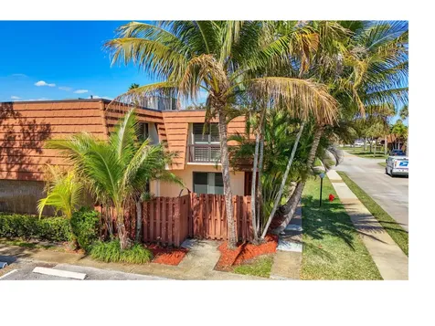 825 Center Street Jupiter FL 33458