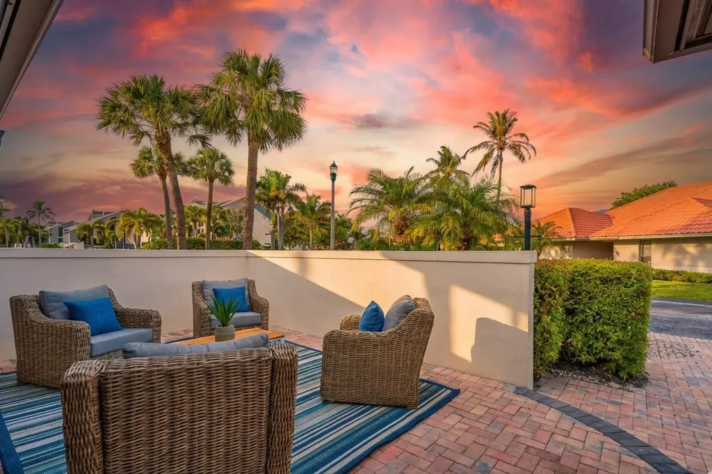 1472 Via Cameron Jupiter FL 33477