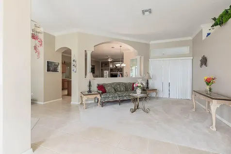 2417 Se Dogwood Avenue Port Saint Lucie FL 34952