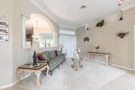 2417 Se Dogwood Avenue Port Saint Lucie FL 34952
