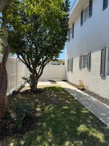 299 Sw 7th Street Boca Raton FL 33432