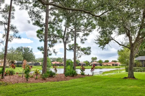 8908 Champions Way Port Saint Lucie FL 34986