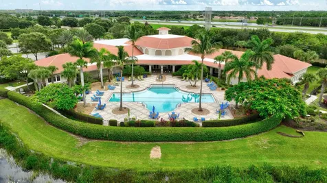 8908 Champions Way Port Saint Lucie FL 34986