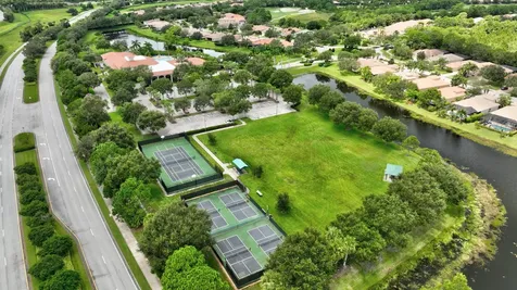 8908 Champions Way Port Saint Lucie FL 34986