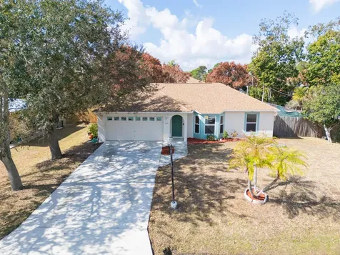 1718 Se Aires Lane Port Saint Lucie FL 34984