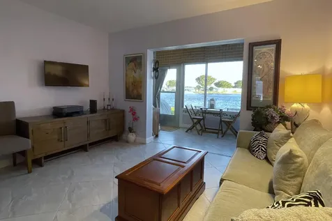1116 Lake Terrace Boynton Beach FL 33426