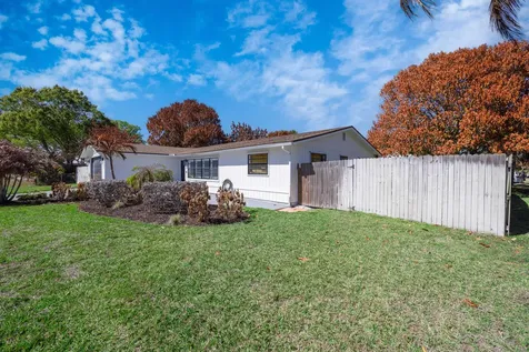 221 Caprol Lane Sebastian FL 32958