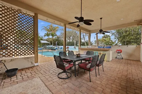 2412 Se Saint Lucie Boulevard Stuart FL 34996