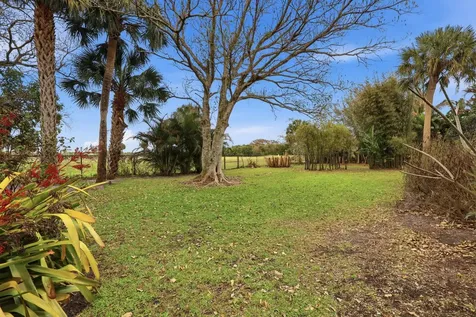 2412 Se Saint Lucie Boulevard Stuart FL 34996