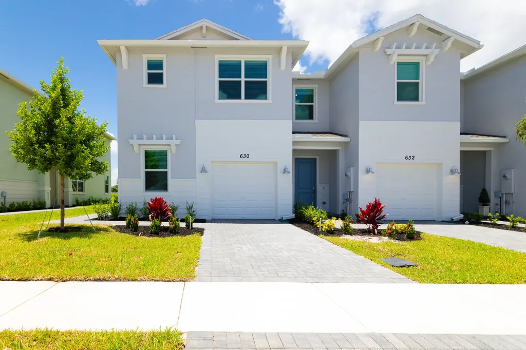 630 SE Lake Falls Street Port Saint Lucie FL 34984