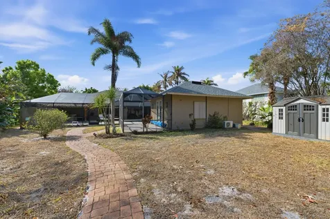 441 Se Pine Road Port Saint Lucie FL 34984