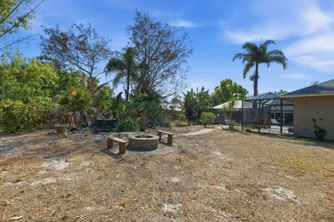 441 Se Pine Road Port Saint Lucie FL 34984