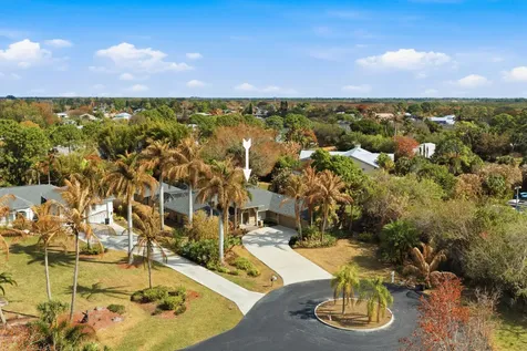 441 Se Pine Road Port Saint Lucie FL 34984