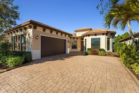 191 SE Calmo Circle Port Saint Lucie FL 34984