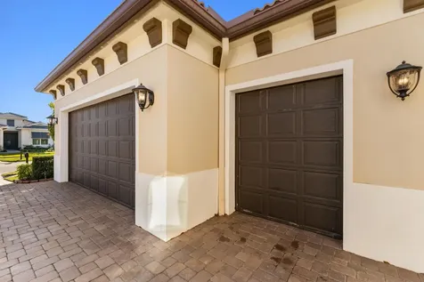 191 SE Calmo Circle Port Saint Lucie FL 34984