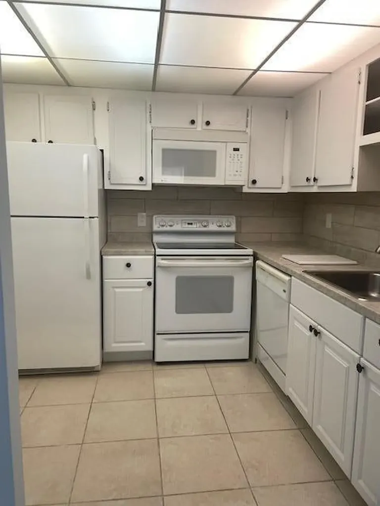 347 Flanders H Delray Beach FL 33484