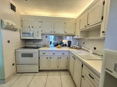 2606 S Garden Drive Lake Worth FL 33461