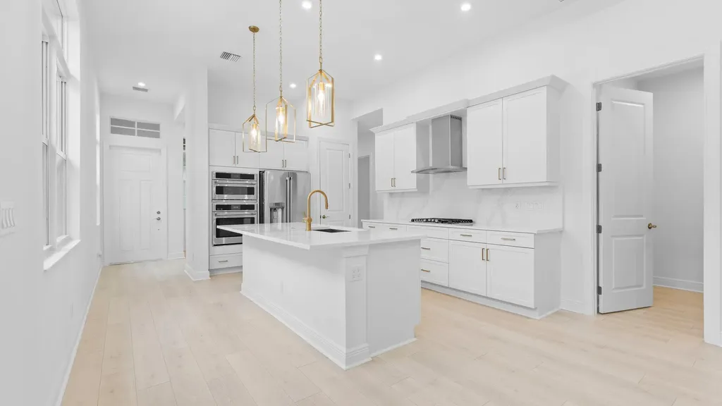 108 Se Via Tirso Port Saint Lucie FL 34952