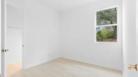 108 Se Via Tirso Port Saint Lucie FL 34952