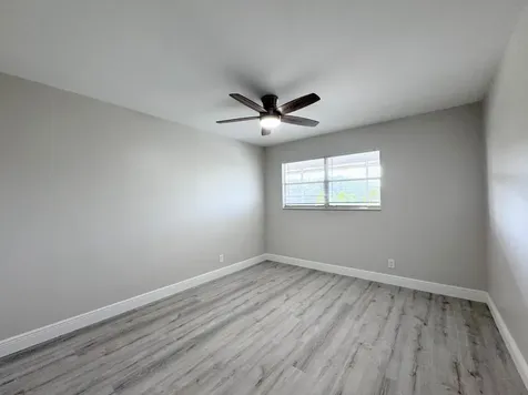 284 Flanders F Delray Beach FL 33484