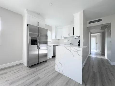 284 Flanders F Delray Beach FL 33484