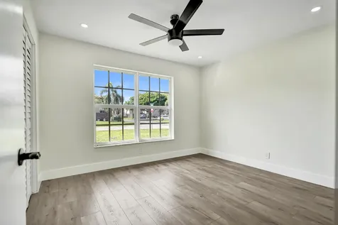 2520 SW 14th Court Boynton Beach FL 33426