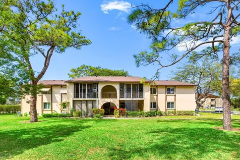 114 Lake Pine Circle Greenacres FL 33463