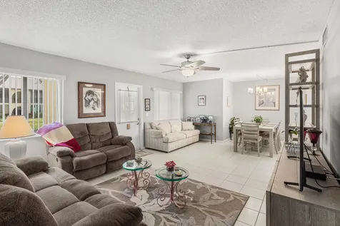 114 Lake Pine Circle Greenacres FL 33463
