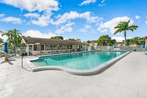 114 Lake Pine Circle Greenacres FL 33463