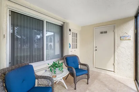 114 Lake Pine Circle Greenacres FL 33463